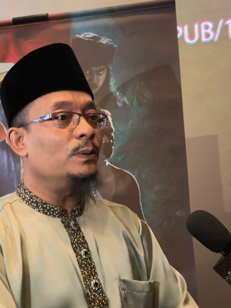 @mstarmalaysia Ustaz Kazim kena halau semasa sedang berubat, terpaksa solat dala…